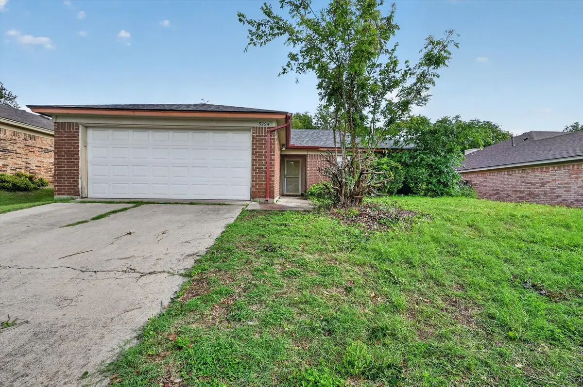 5724 Sea Breeze Lane, Fort Worth, TX 76135 - #1