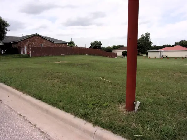 1906 W Brown Street, San Saba, TX 76877