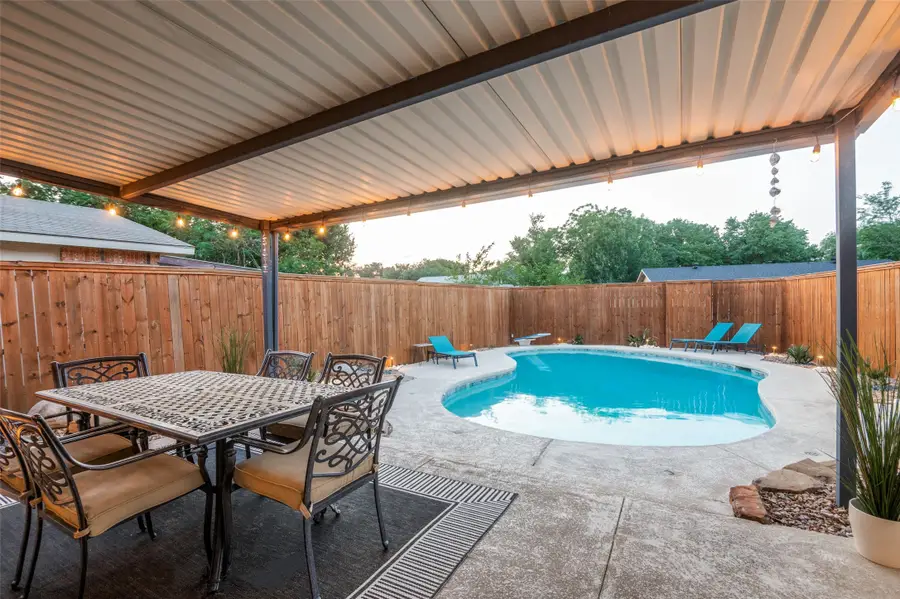 3129 Windsor Road, Carrollton, TX 75007 - #2