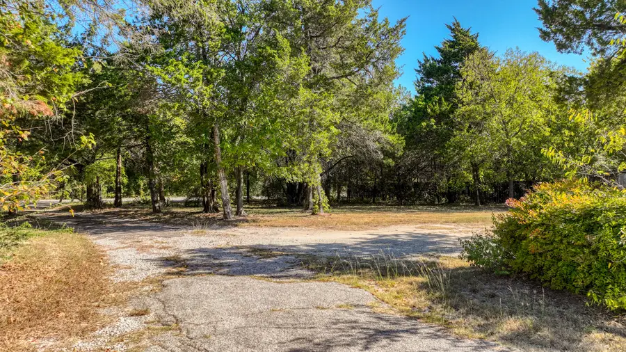1922 W Pleasant Run Road, Desoto, TX 75115 - #2