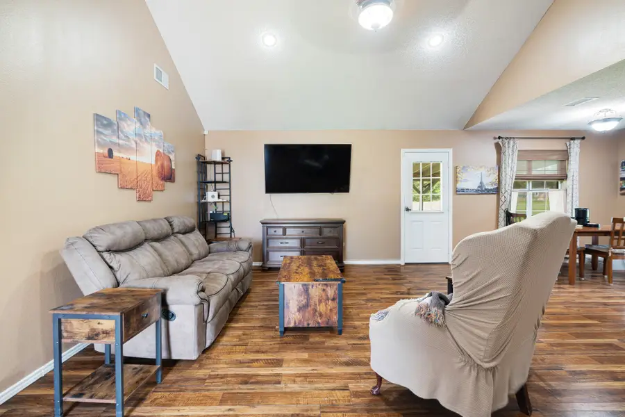 525 York Street, Paris, TX 75460 - #3