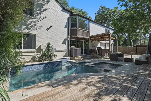 2112 Coral Drive, Arlington, TX 76010