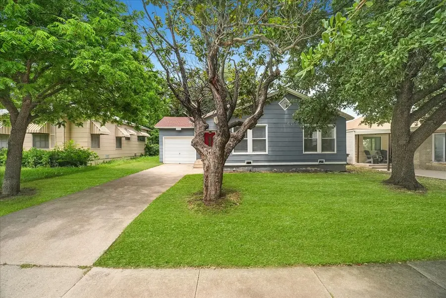 4006 Curzon Avenue, Fort Worth, TX 76107 - #2