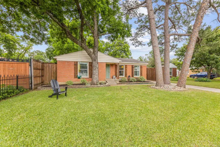 114 E Ireland Drive, Irving, TX 75062 - #2