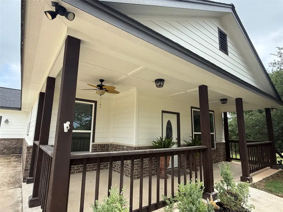 1211 W 6th Street, Lampasas, TX 76550 - #2
