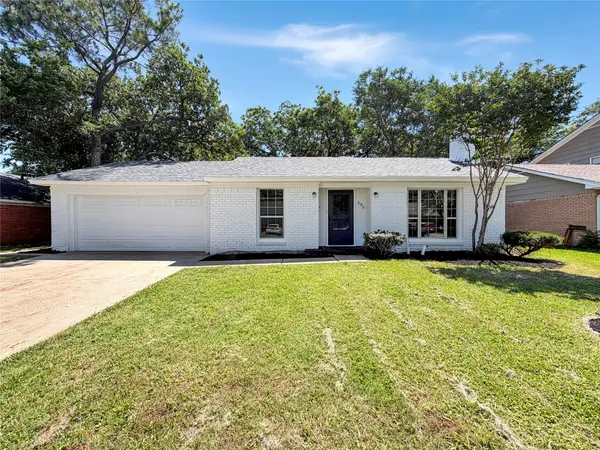 305 Deer Creek Road, Fort Worth, TX 76140