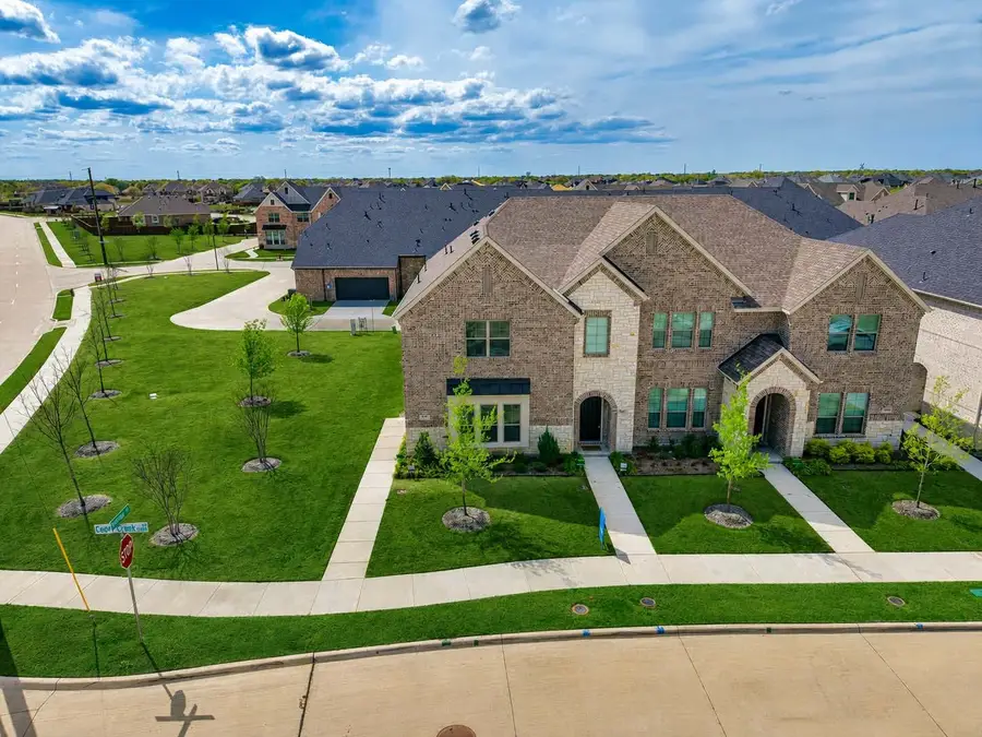 7053 Cedar Creek Drive, Grand Prairie, TX 75054 - #2