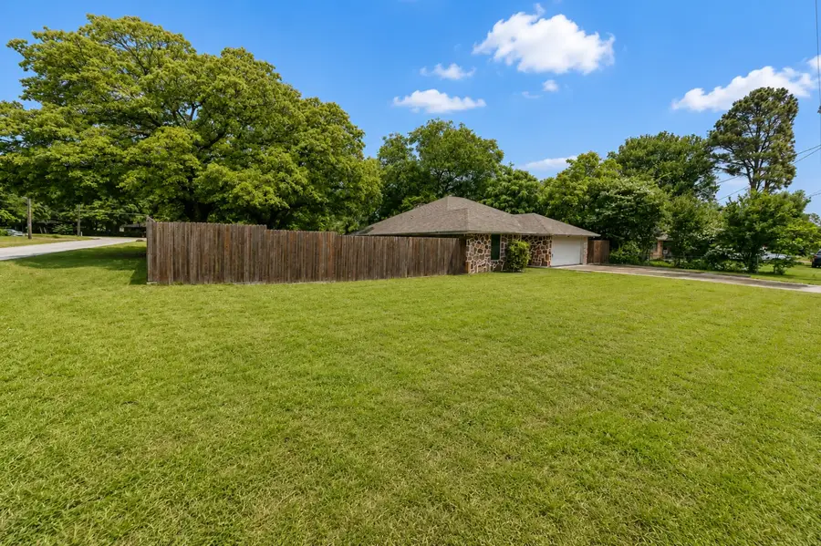 1001 Rosebud Drive, Azle, TX 76020 - #3