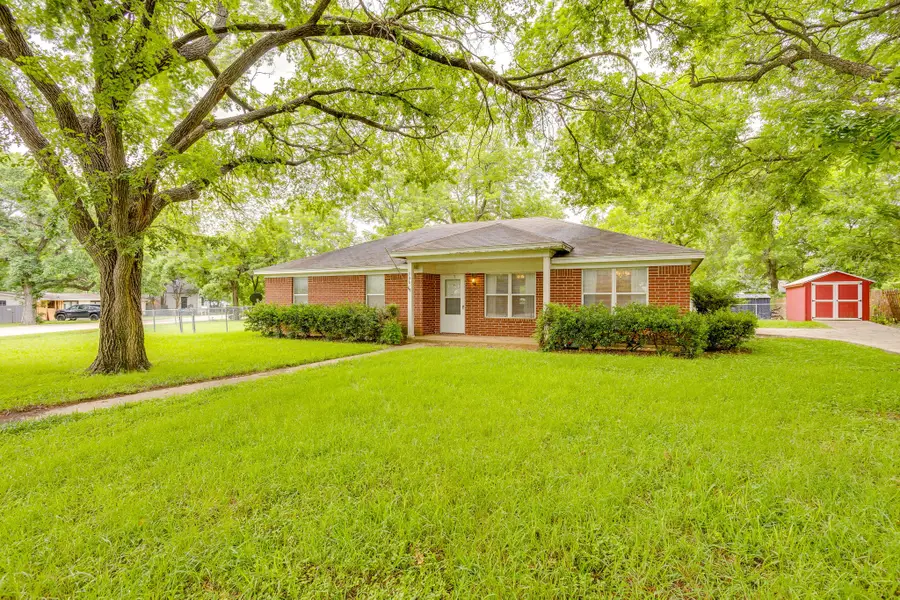 506 E Mcfarland Street, Grandview, TX 76050 - #2