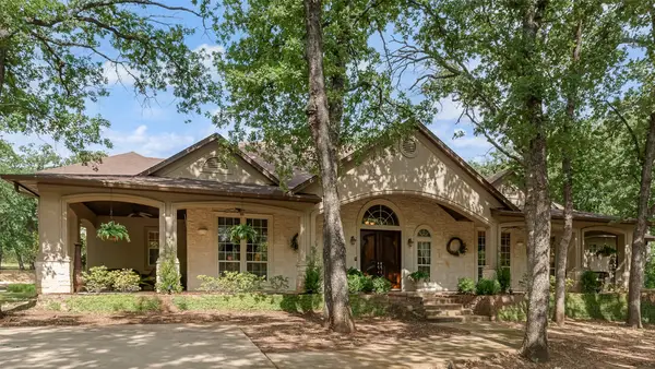 115 River Run Drive, Azle, TX 76020
