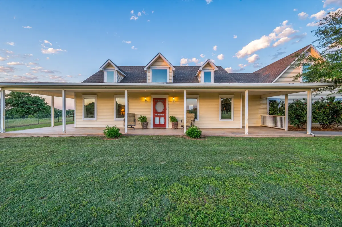 2932 S Johnson Loop, Montague, TX 76251 - #1