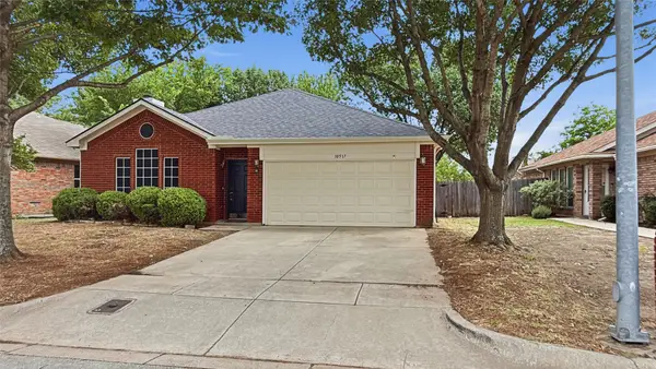 10517 Fossil Hill Drive, Fort Worth, TX 76131