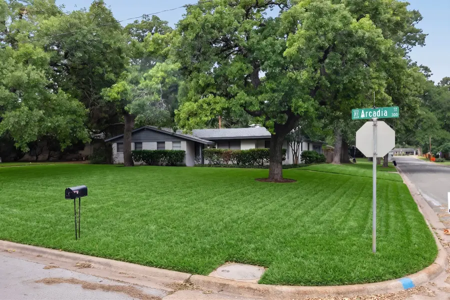 341 Arcadia Street, Hurst, TX 76053 - #2
