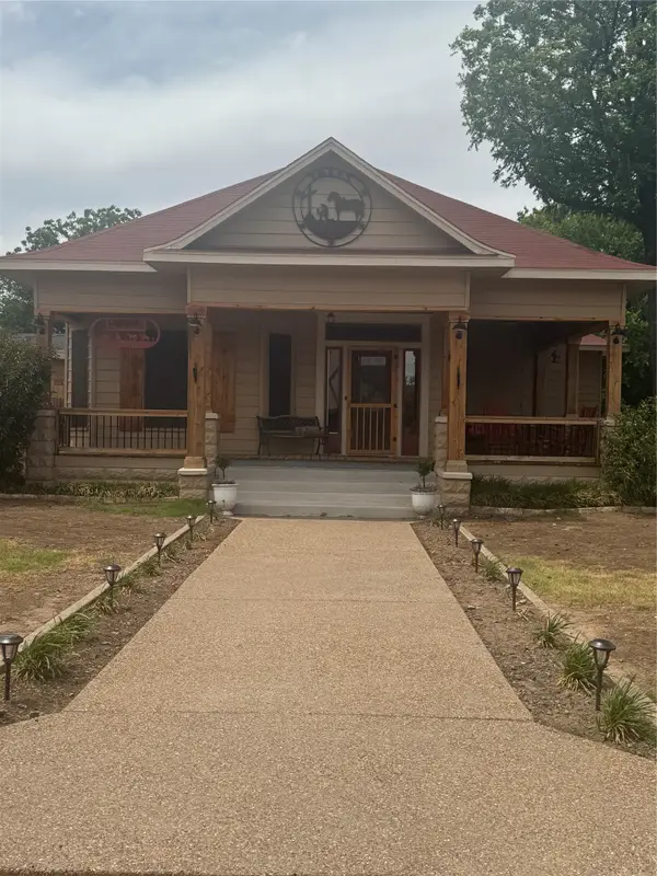 400 Cain Street, Quanah, TX 79252
