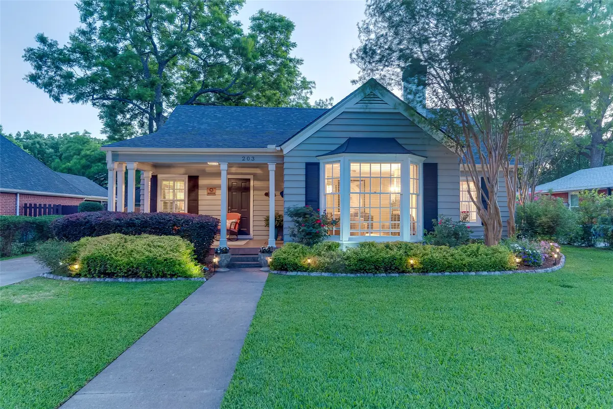 203 N Clay Street, Ennis, TX 75119 - #1