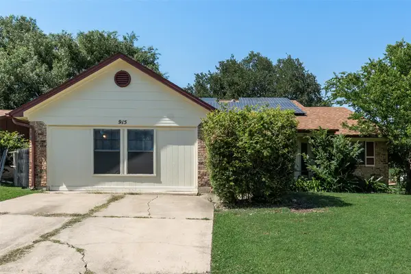 915 Freestone Drive, Arlington, TX 76017