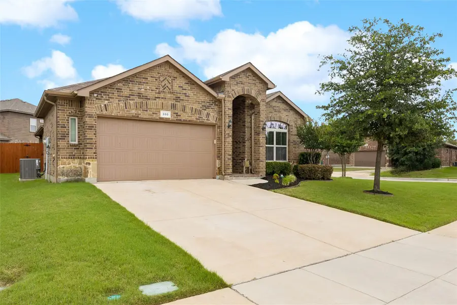 300 Delgany Trail, Fort Worth, TX 76052 - #2