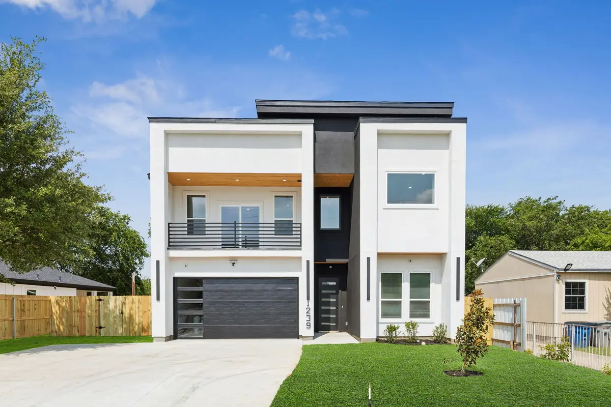 1239 N Tillery Avenue, Dallas, TX 75211 - #1