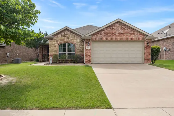 227 Chimney Rock Drive, Waxahachie, TX 75167