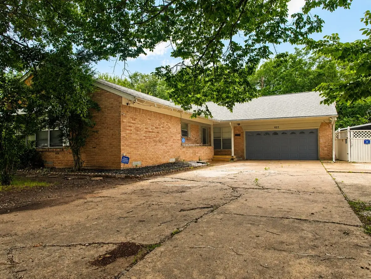 627 Kingston Drive, Irving, TX 75061 - #1