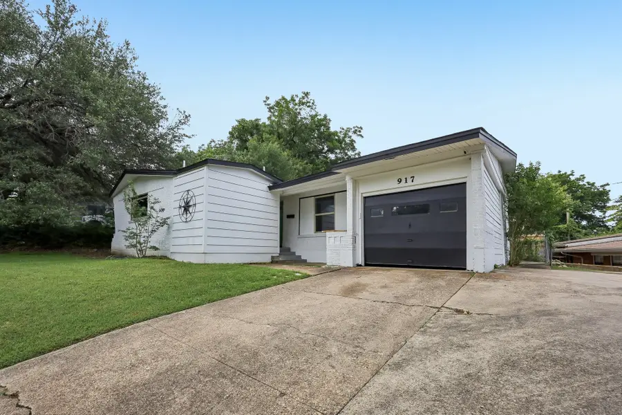 917 NW 8th Street, Grand Prairie, TX 75050 - #2