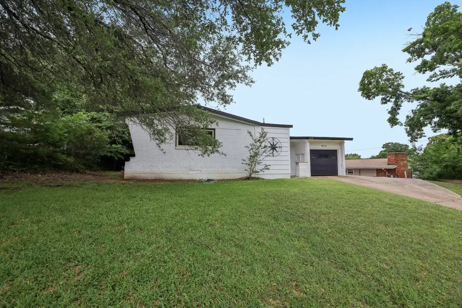917 NW 8th Street, Grand Prairie, TX 75050 - #3