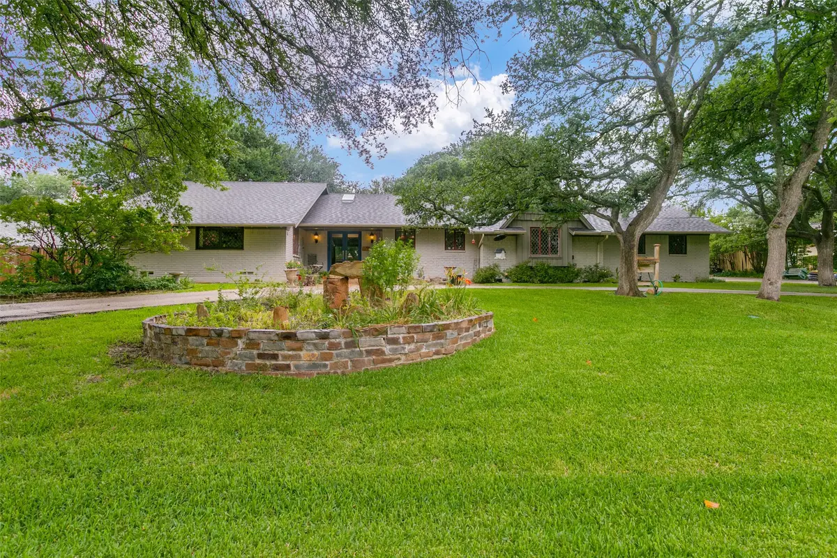 233 Lakeland Drive, Highland Village, TX 75077 - #1