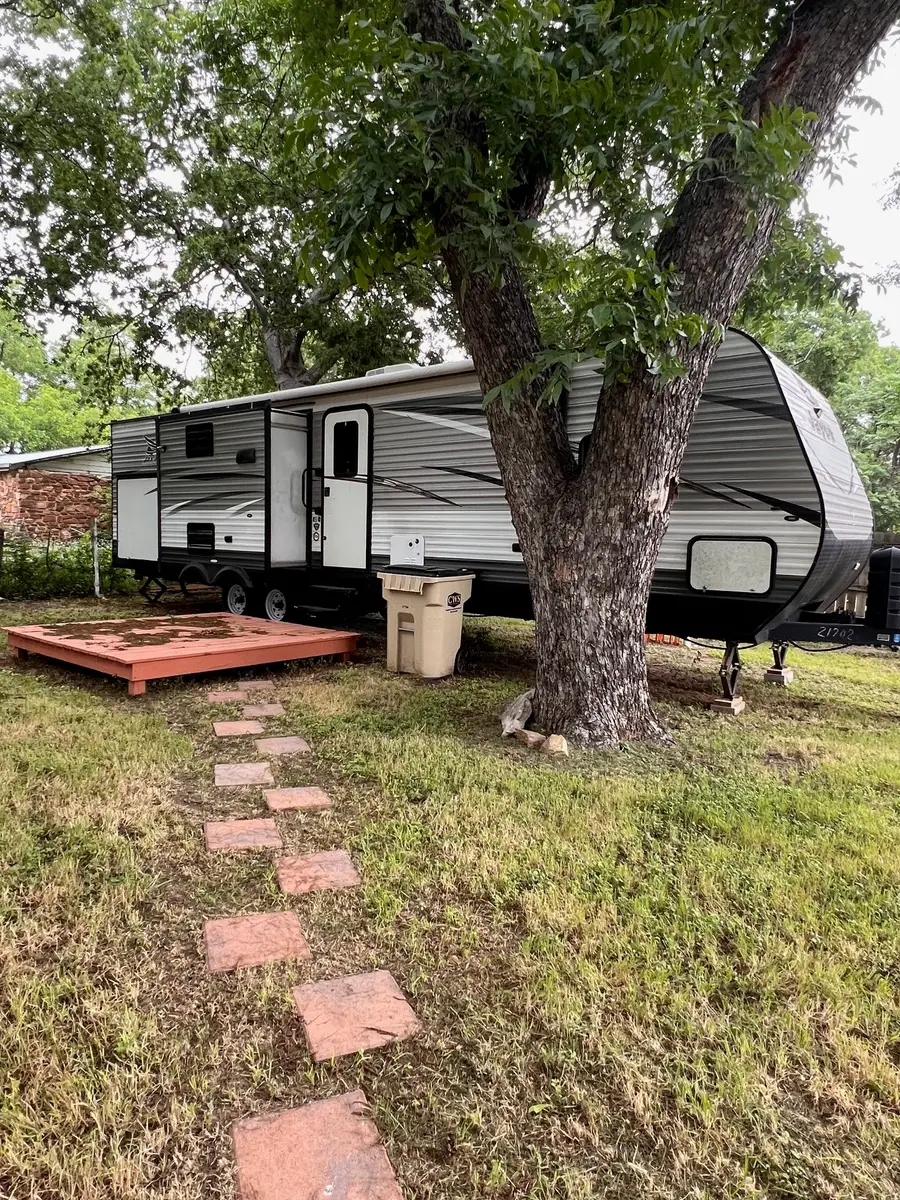 105 W Wrights Avenue, Comanche, TX 76442 - #3