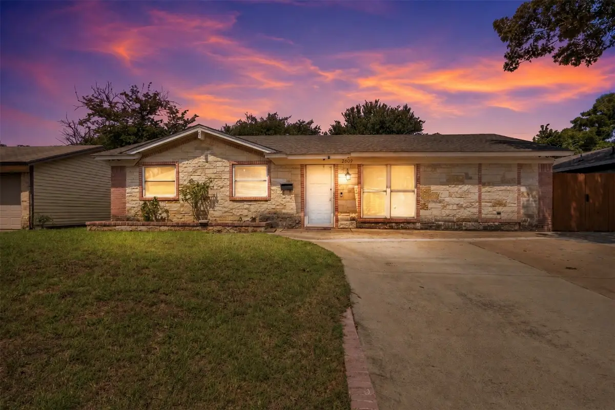 2009 Red Oak Drive, Irving, TX 75060 - #1