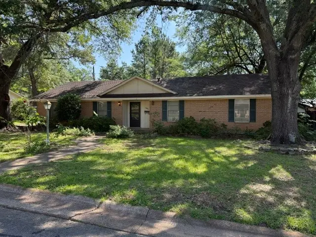 665 32nd Street Se, Paris, TX 75460 - #1