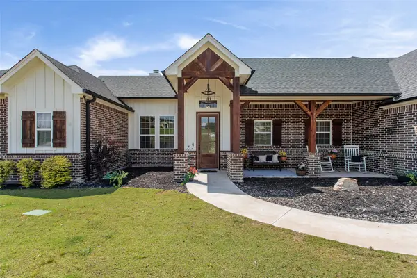1064 Eagles Bluff Drive, Weatherford, TX 76087
