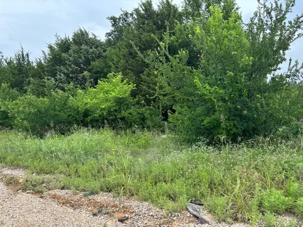 8 Nelson Street, Grand Prairie, TX 75050
