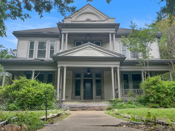 402 E Grand Street, Whitewright, TX 75491