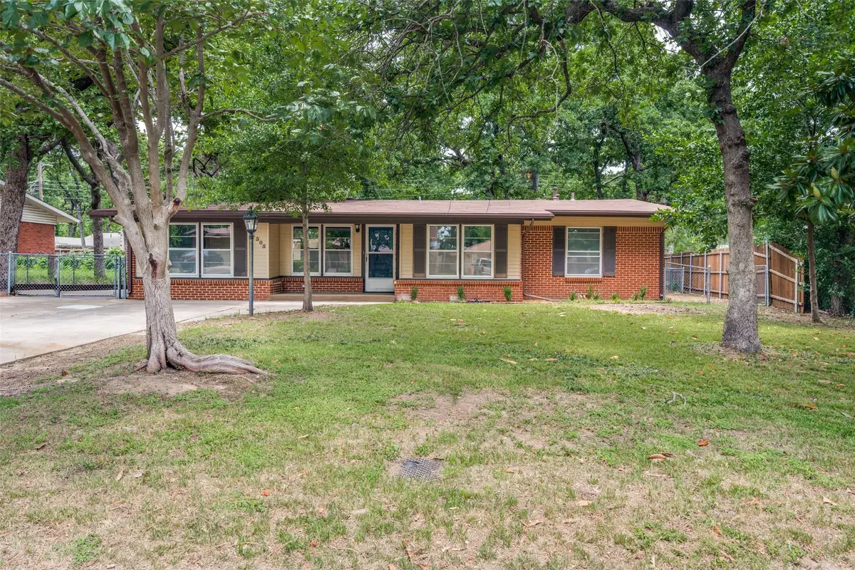 1305 W Lavender Lane, Arlington, TX 76013 - #1