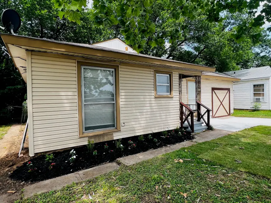 1026 SW 3rd Street, Grand Prairie, TX 75051 - #2