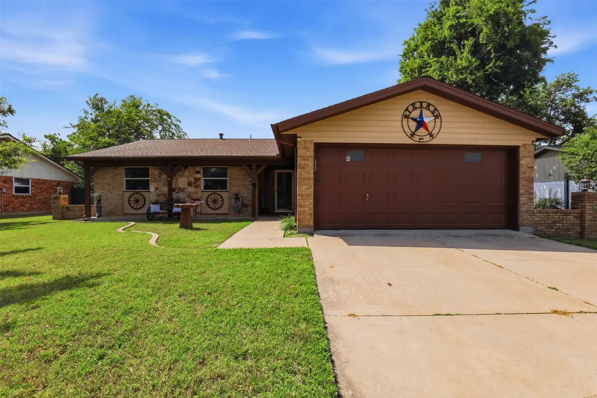 6500 Lawndale Drive, Edgecliff Village, TX 76134 - #1