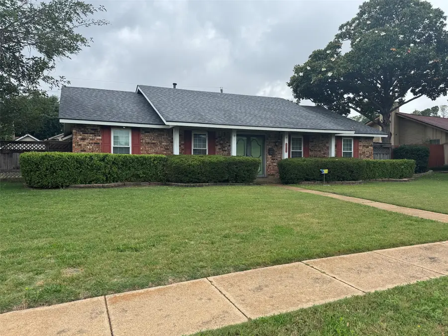 3818 Twin Falls Street, Irving, TX 75062 - #2