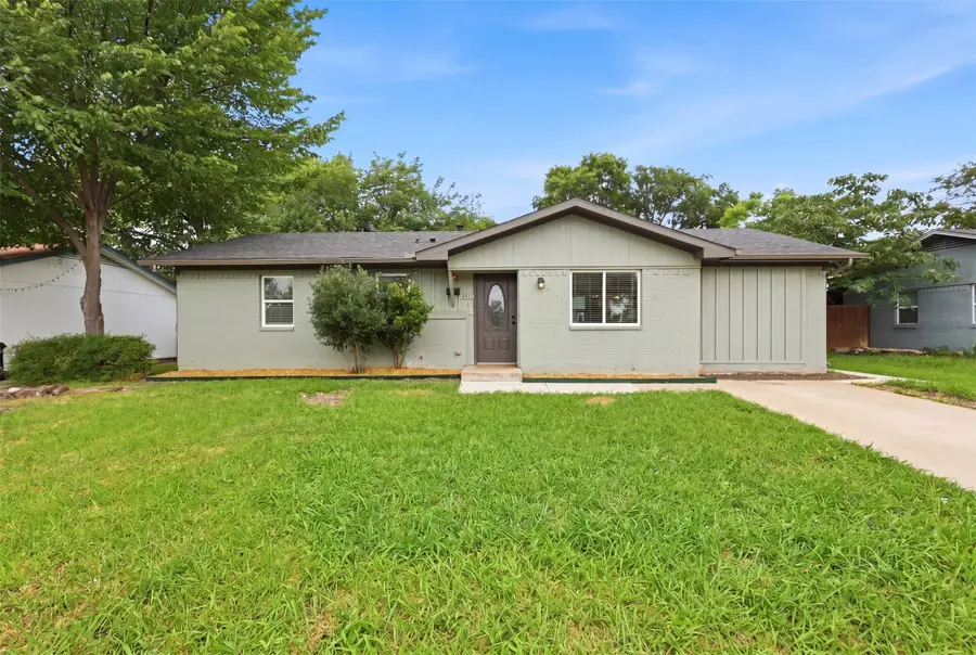 2511 Emerald Drive, Mesquite, TX 75150 - #2