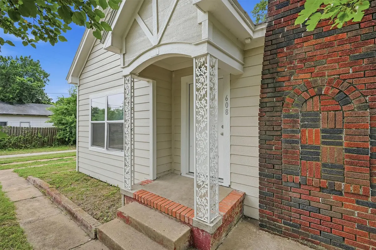 608 S Loving Avenue, Sherman, TX 75090 - #1