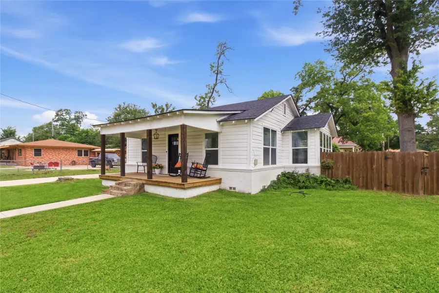307 Locust Street, Winnsboro, TX 75494 - #2