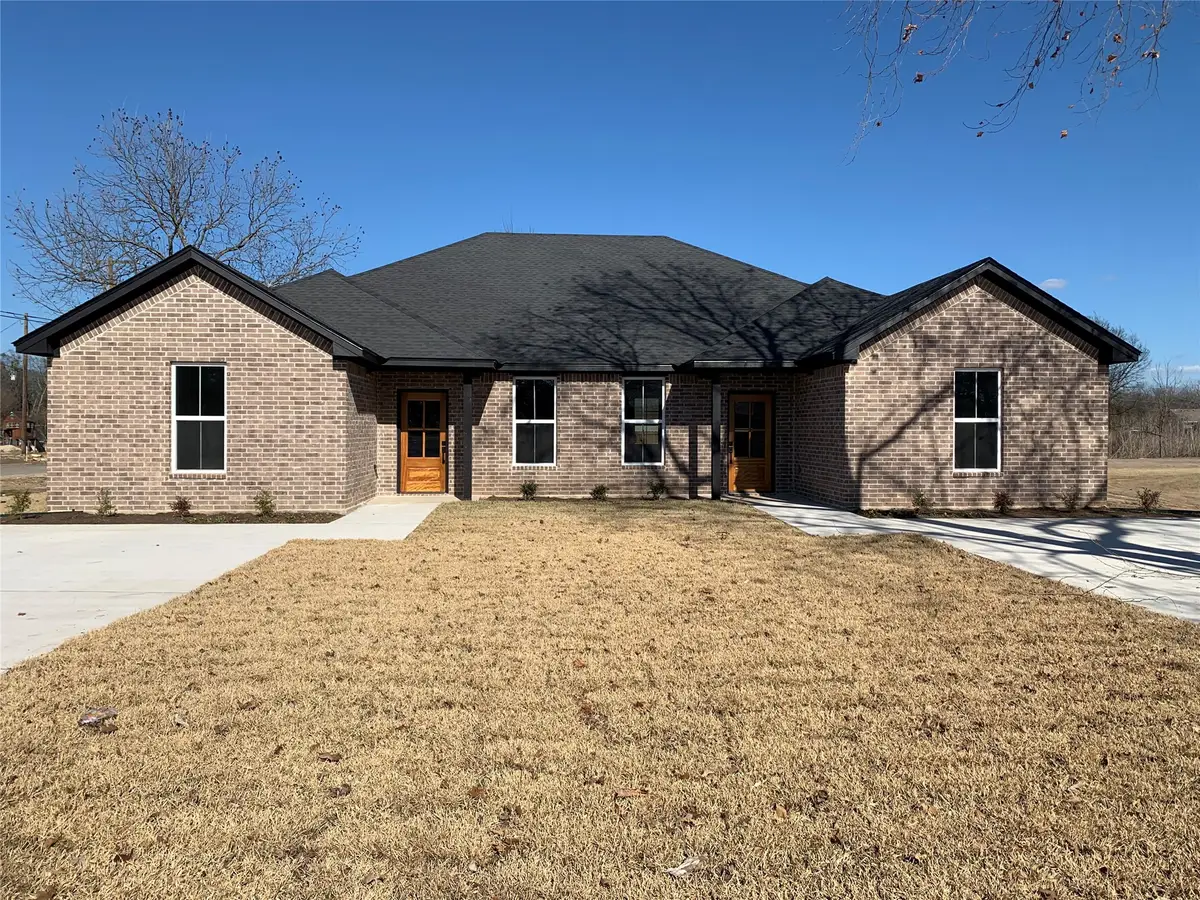 113-15 Van Buren Drive, McGregor, TX 76657 - #1