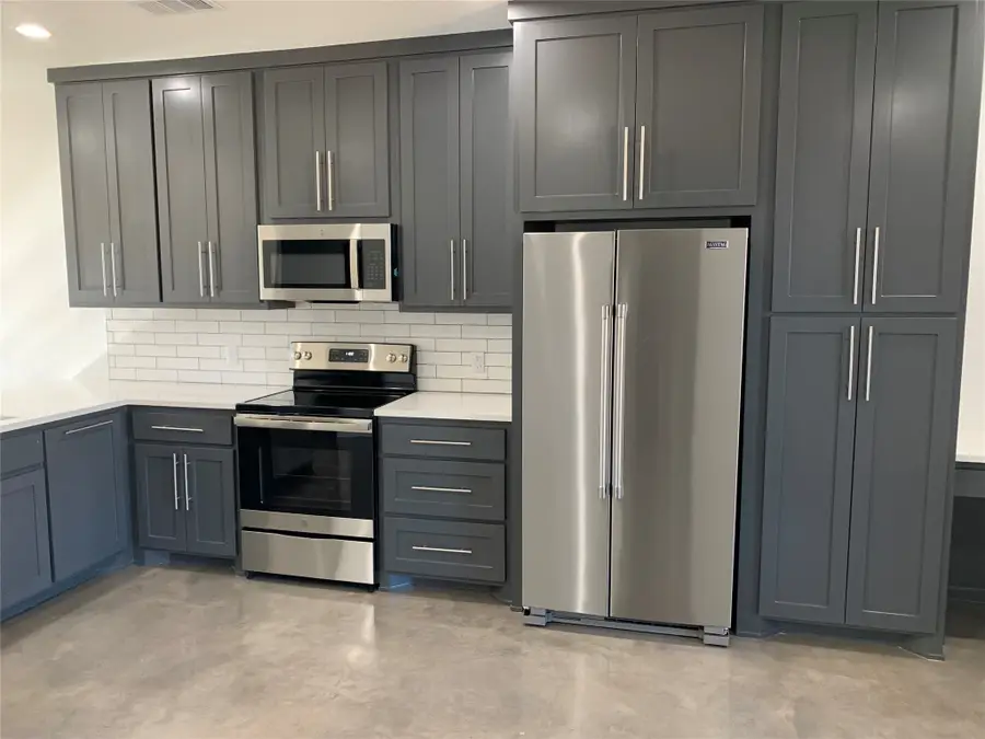 113-15 Van Buren Drive, McGregor, TX 76657 - #3