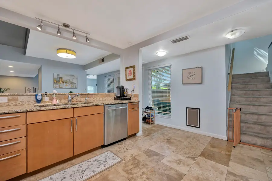 3115 Golden Oak, Farmers Branch, TX 75234 - #3