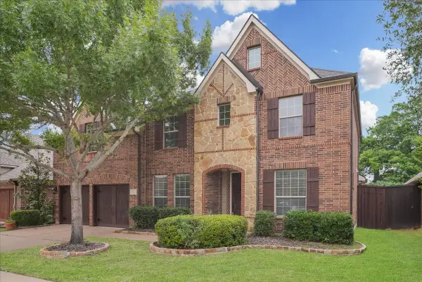 2407 Laguna Lane, Arlington, TX 76012