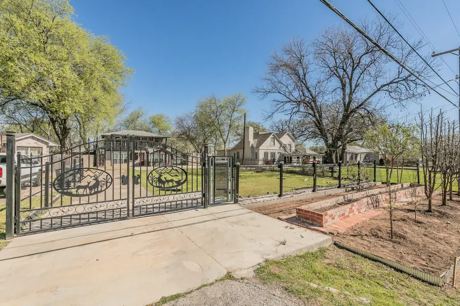 7612 Sommerville Place Road, Fort Worth, TX 76135 - #3
