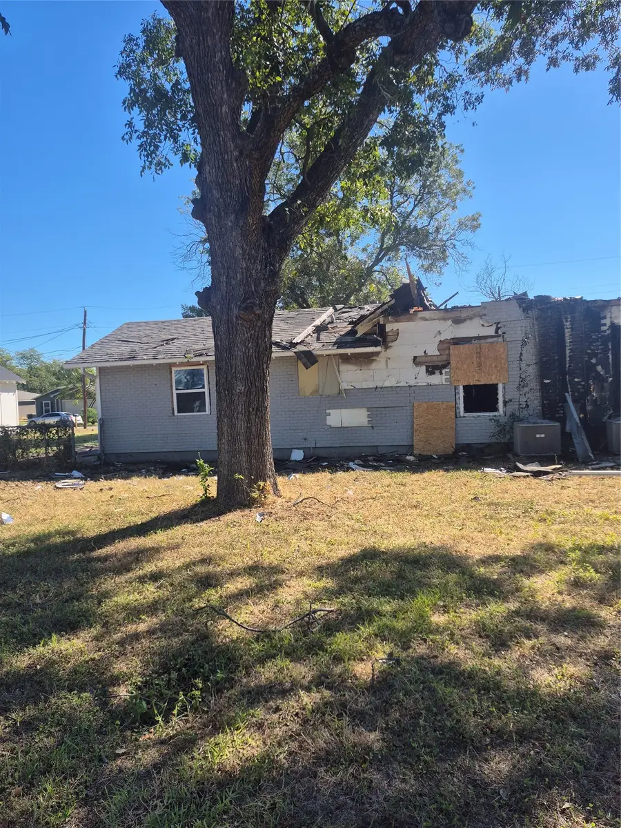 1000 Earle Avenue, Waco, TX 76704 - #3