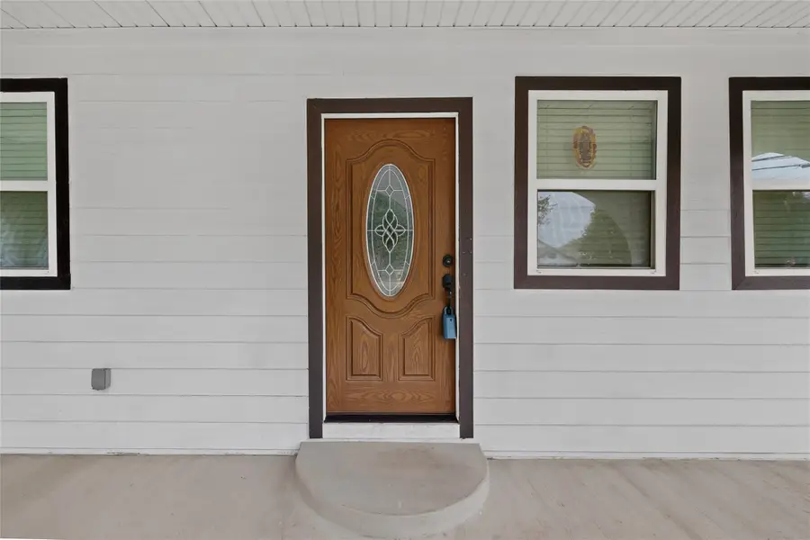 907 Ogden Avenue, Cockrell Hill, TX 75211 - #2