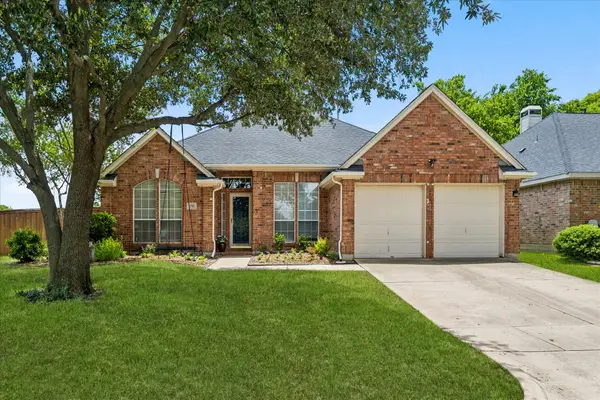 6701 Briarwood Drive, Fort Worth, TX 76132
