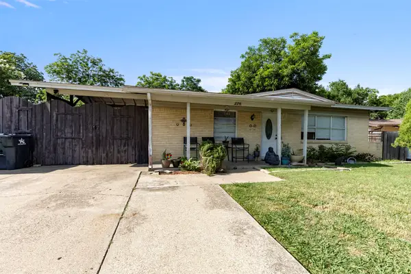 2211 Cloverdale Street, Arlington, TX 76010