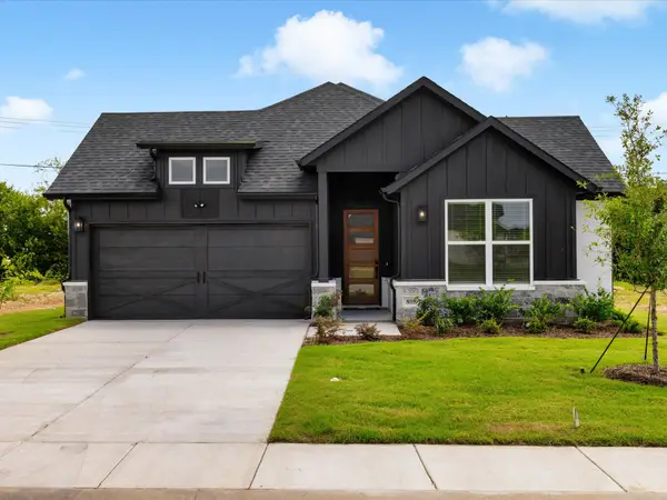 808 Tesslynn Avenue, Godley, TX 76044